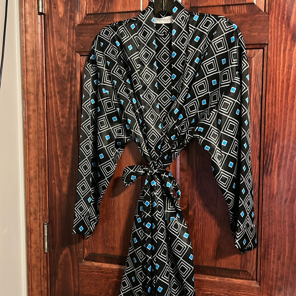 Victoria’s Secret OS Black Robe